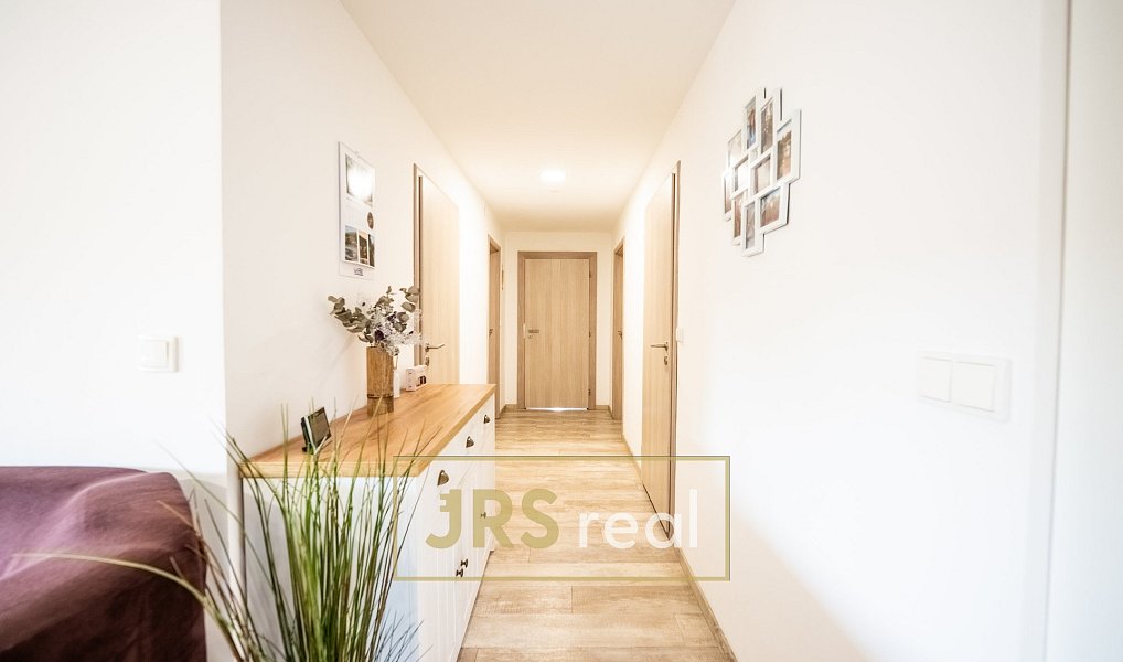 Prodej domu 105 m² s pozemkem 143 m², Šaratice – náhled fotky 9