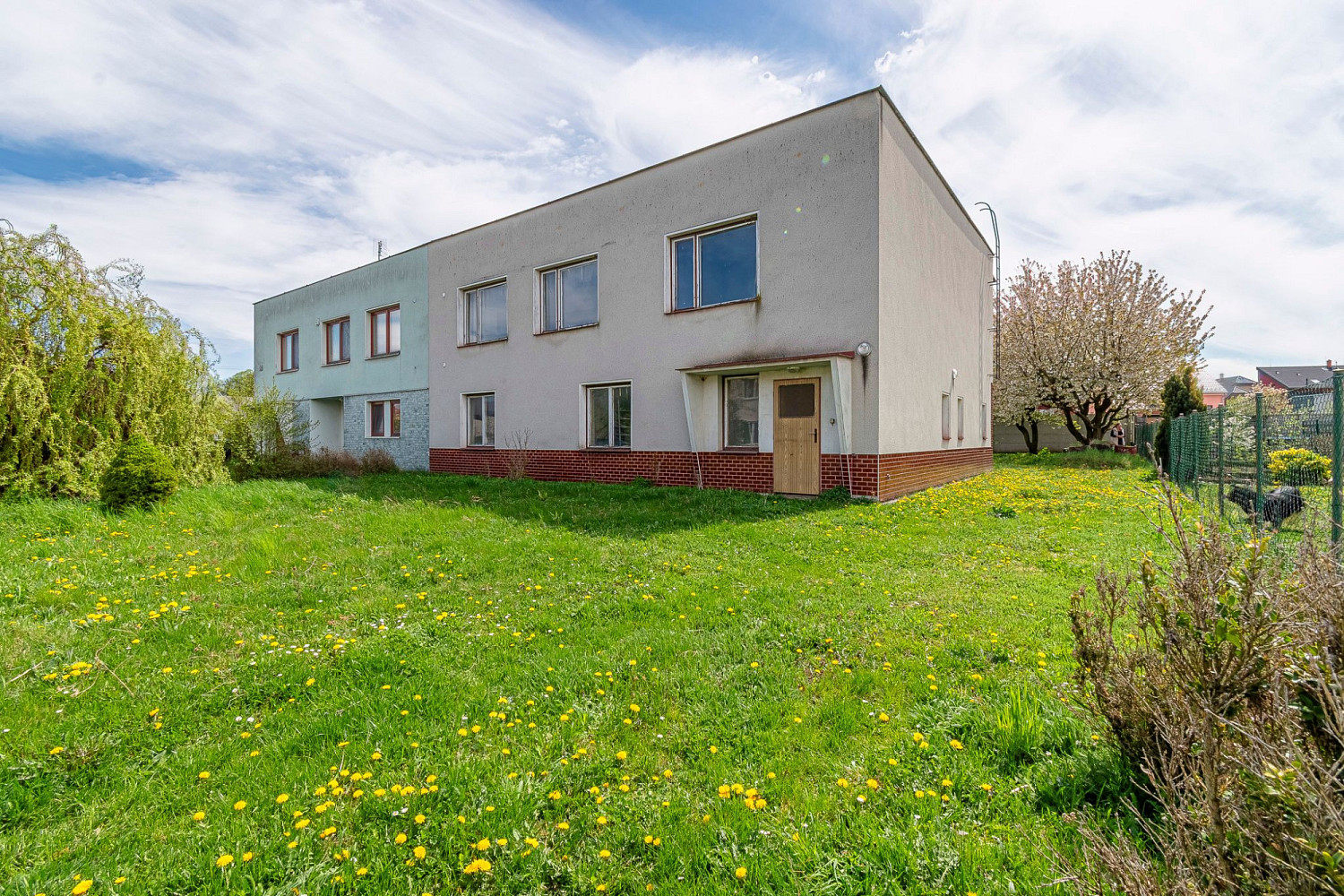 Prodej domu 240 m² s pozemkem 648 m²