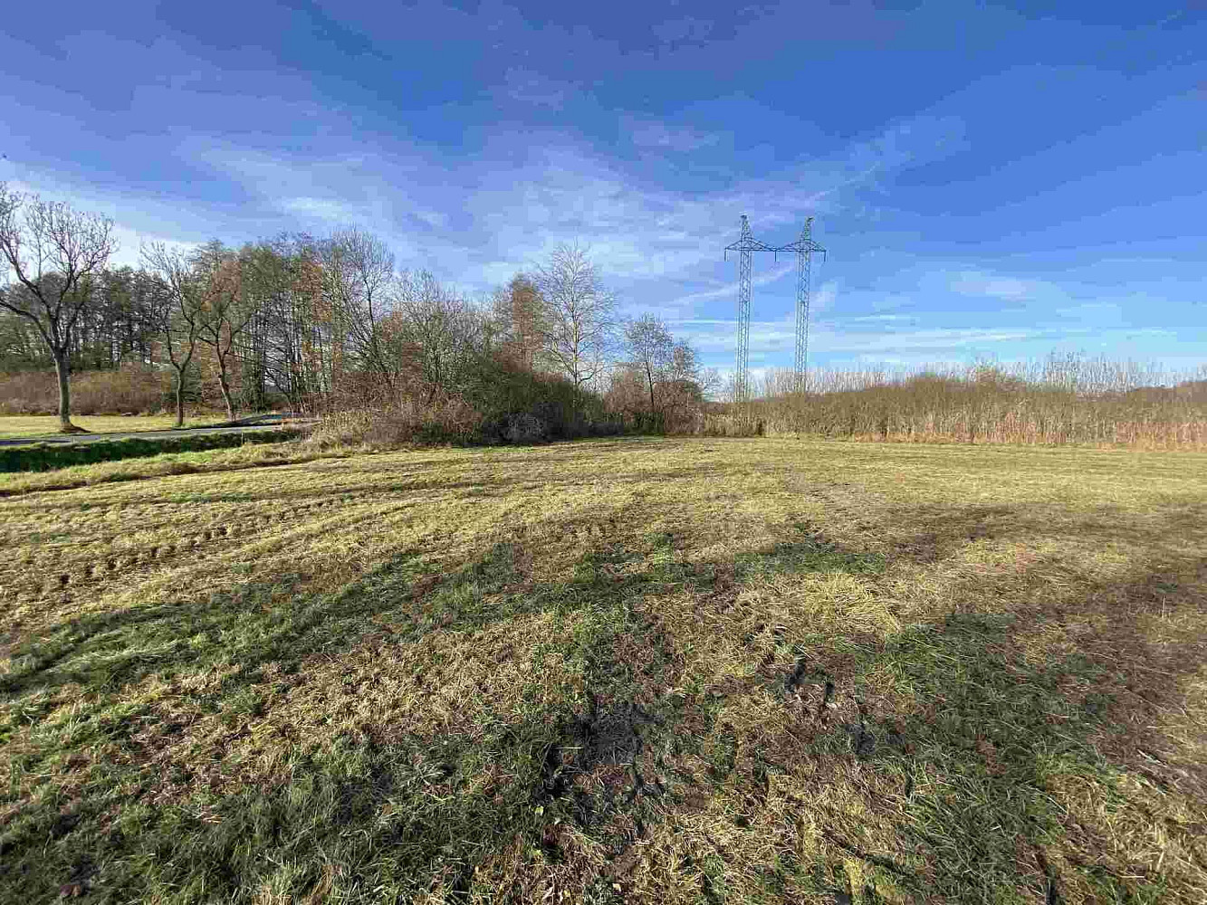 Prodej pole 8 684 m² – další