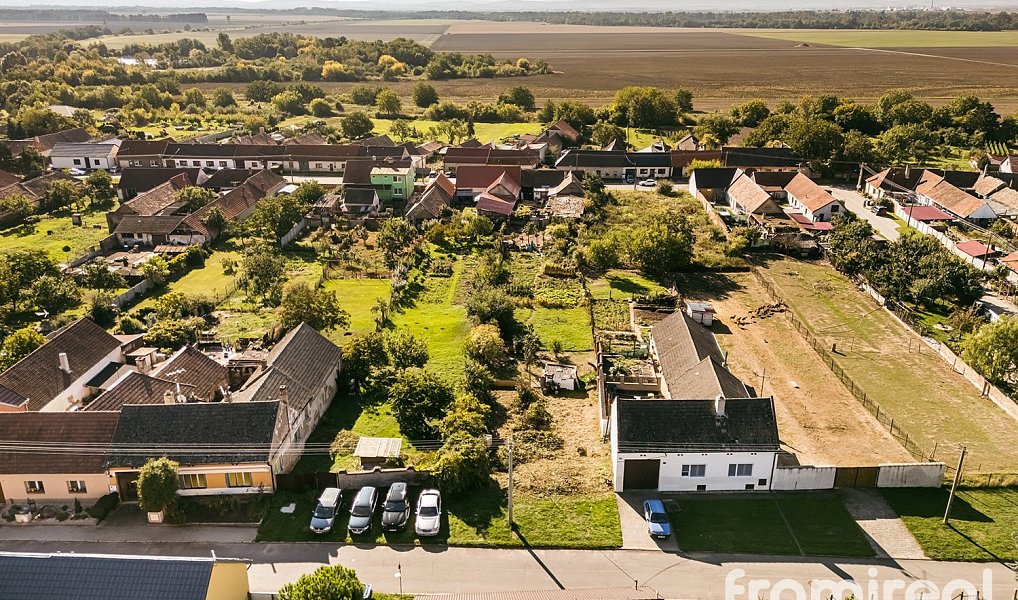 Prodej stavebního pozemku 1 033 m², Dyjákovice – náhled fotky 6