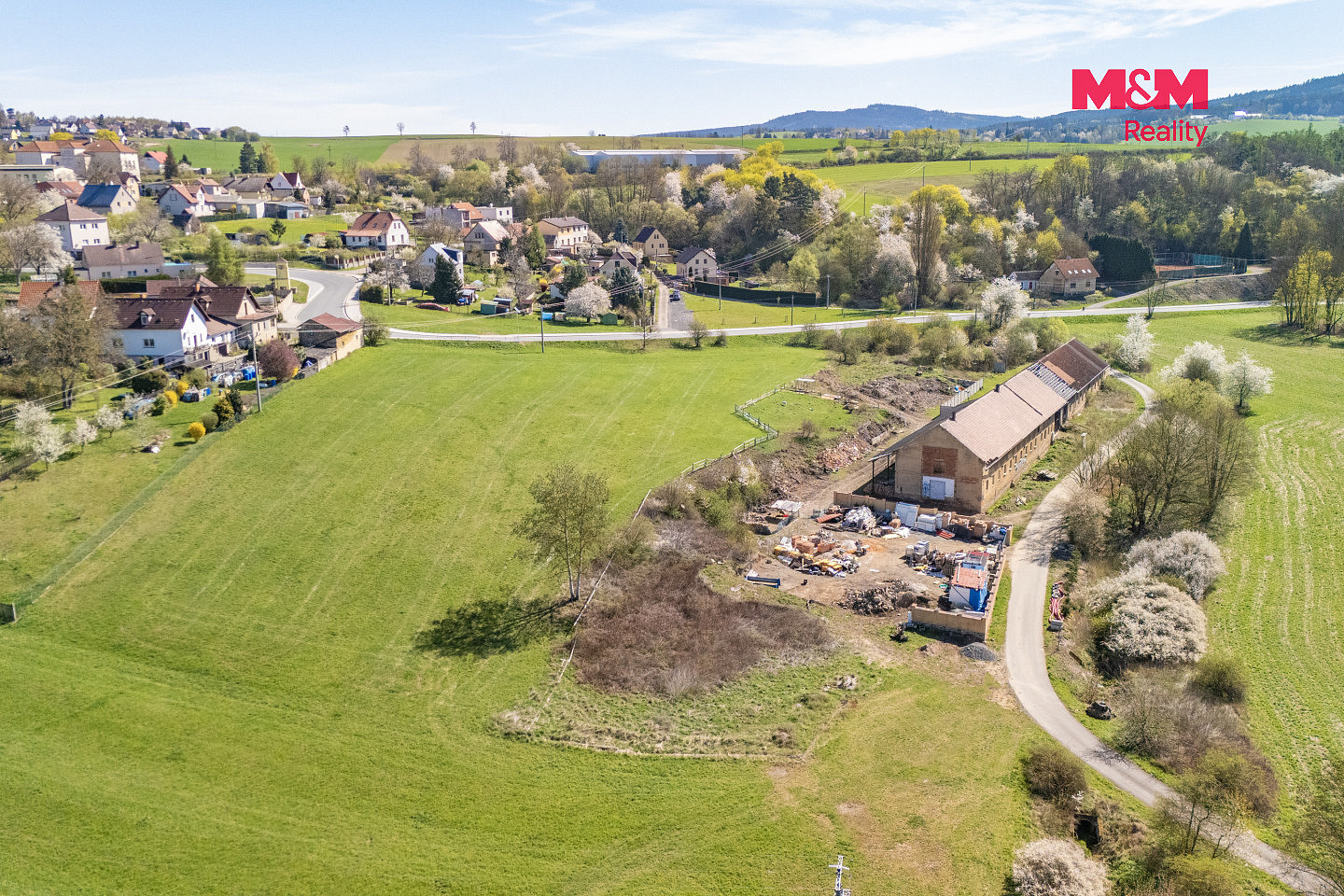 Prodej stavebního pozemku 775 m² – fotografie 2