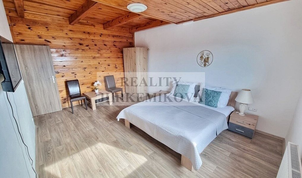 Pronájem domu 200 m² s pozemkem 447 m², Černá v Pošumaví – náhled fotky 6