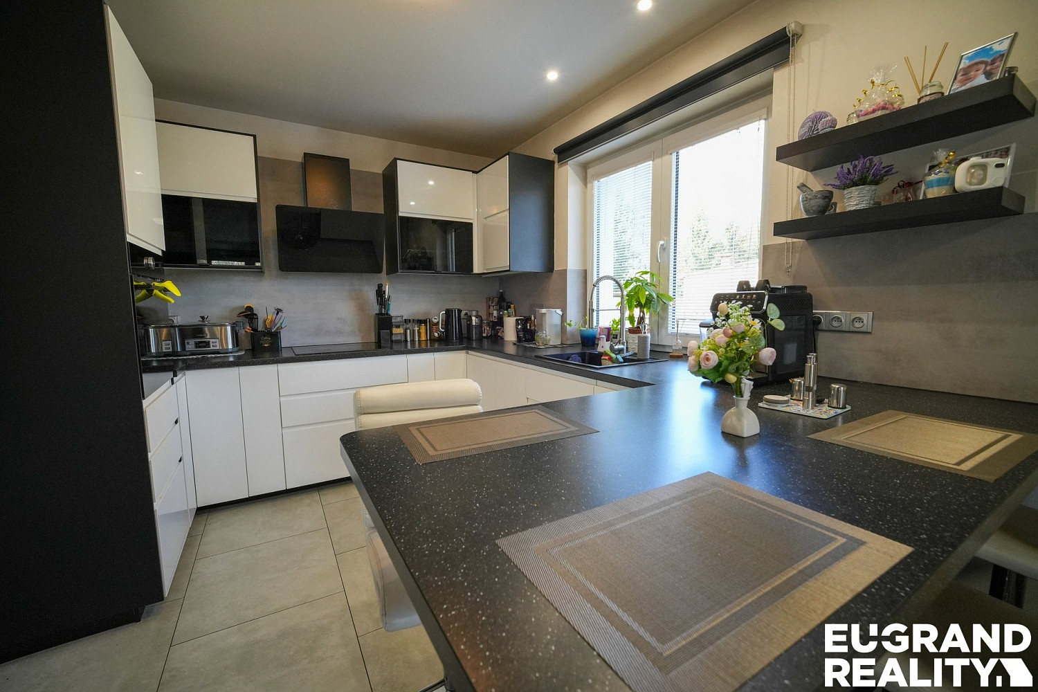 Prodej domu 216 m² s pozemkem 632 m² – fotografie 3