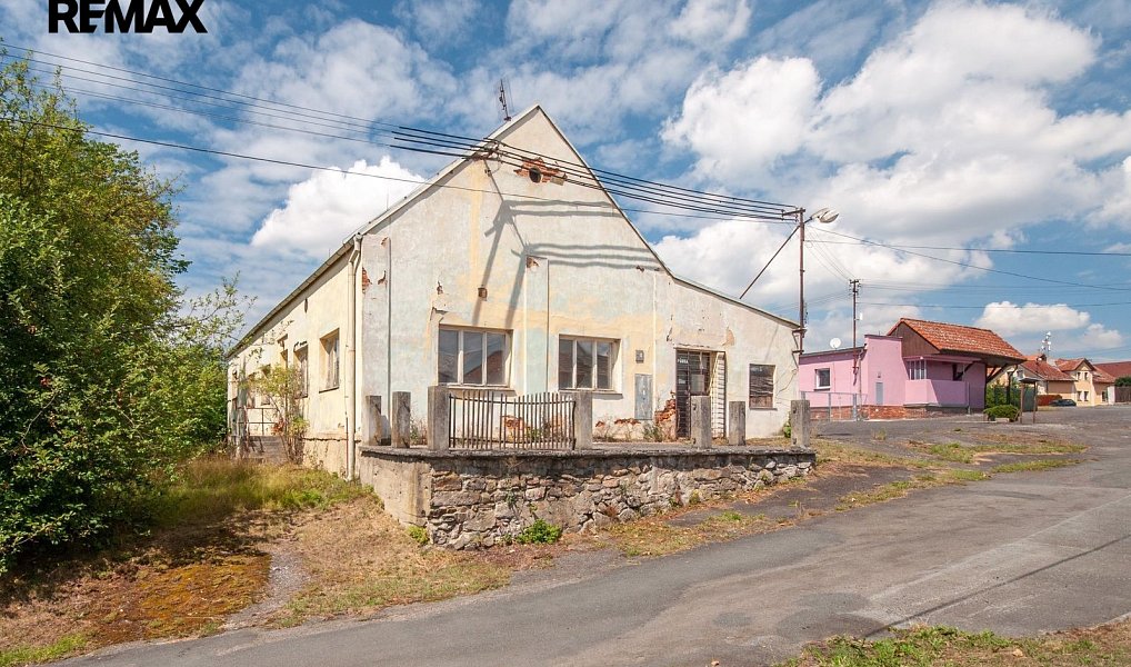 Prodej nájemního domu, činžáku 650 m², Bor – náhled fotky 2