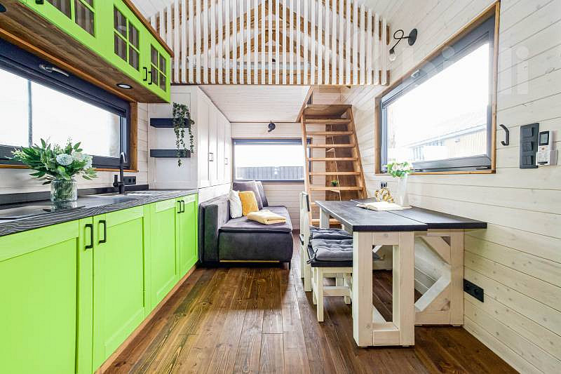 Prodej tiny house 20 m² - plně vybavený, 2 loft na spaní, koupelna se sprchou – pohled 2
