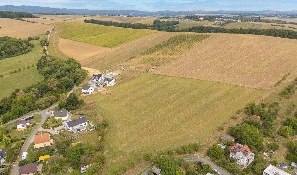 Prodej stavebního pozemku 1 187 m², Zlín – náhled fotky 4