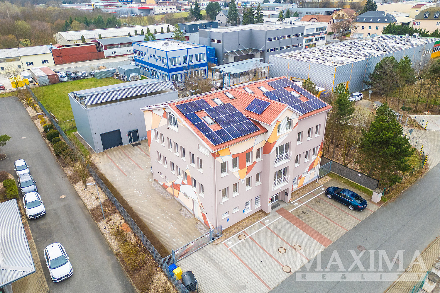 Prodej kanceláře 1 282 m² — photo 2