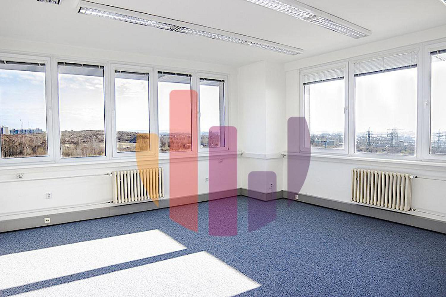 Pronájem kanceláře 375 m² — photo 3