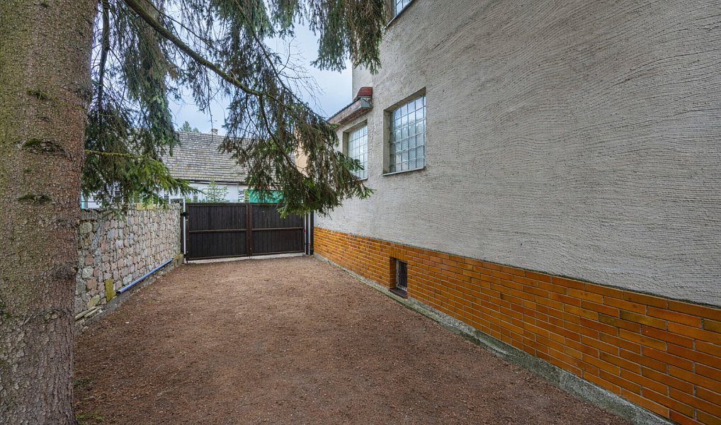 Prodej domu 230 m² s pozemkem 1 636 m², Lomnice nad Lužnicí – náhled fotky 21