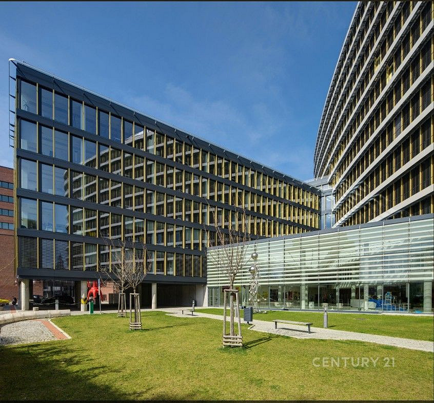 Pronájem kanceláře 535 m²