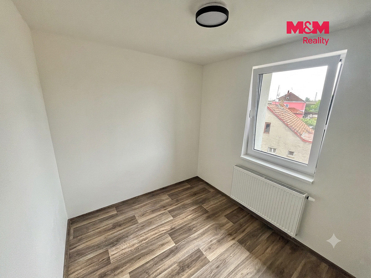 Pronájem bytu 2+kk 37 m² — photo 3