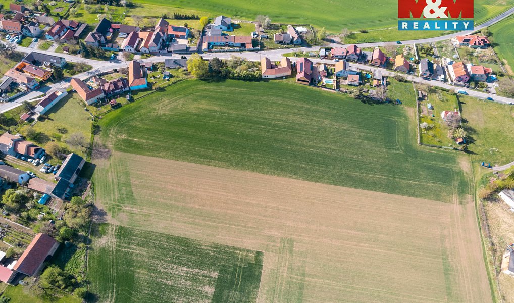 Prodej stavebního pozemku 25 961 m², Chlustina – náhled fotky 8