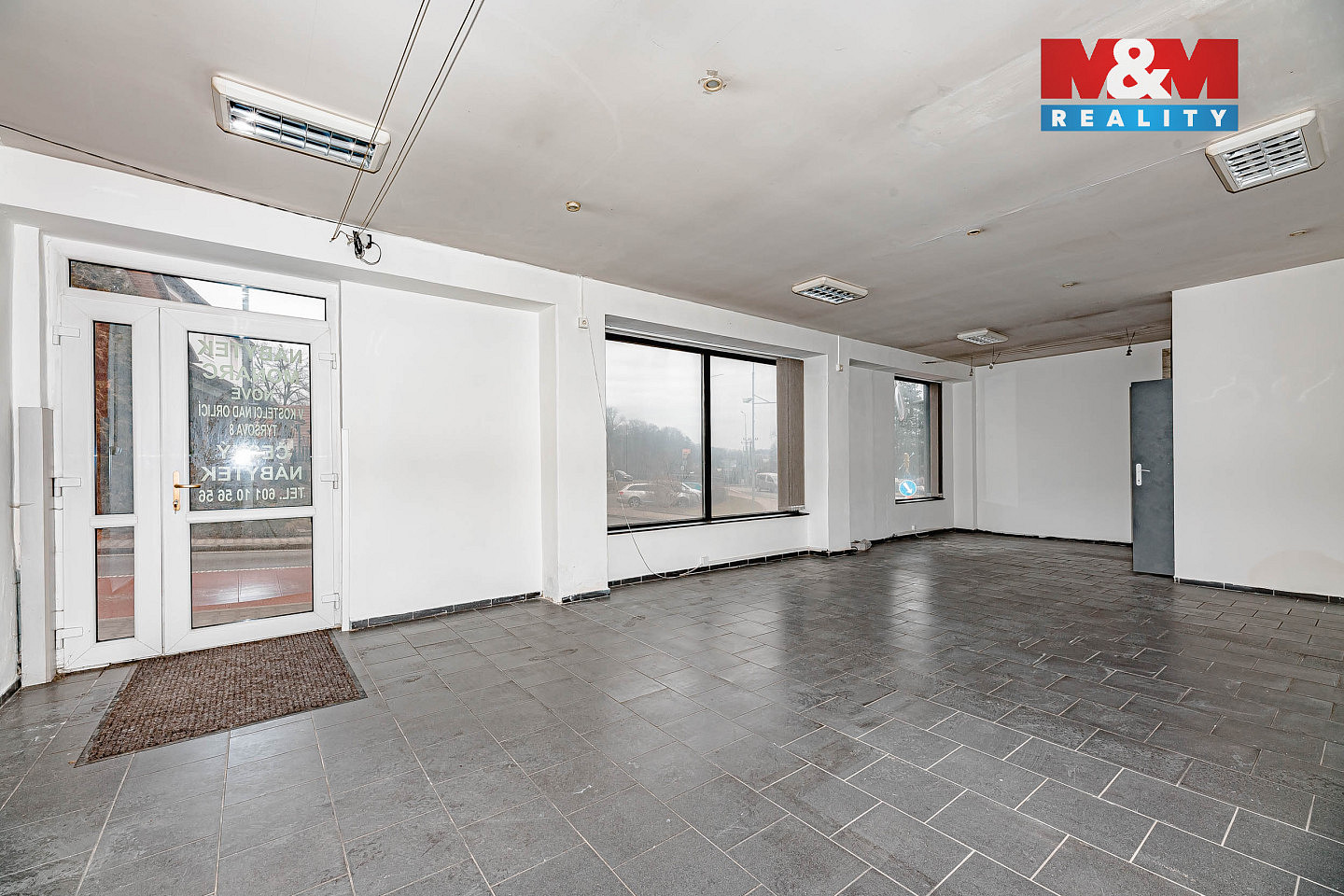 Prodej obchodních prostor 154 m² — photo 2