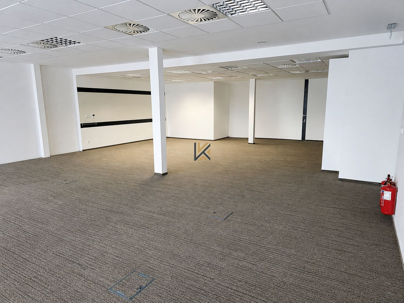 Pronájem kanceláře 155 m² – fotografie 2