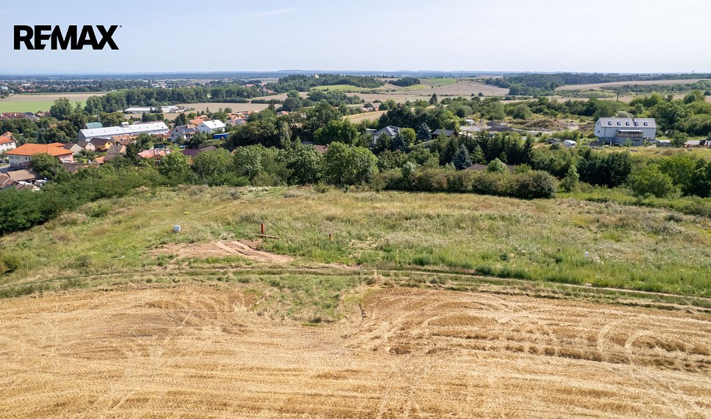 Prodej stavebního pozemku 1 052 m², Radim – náhled fotky 6