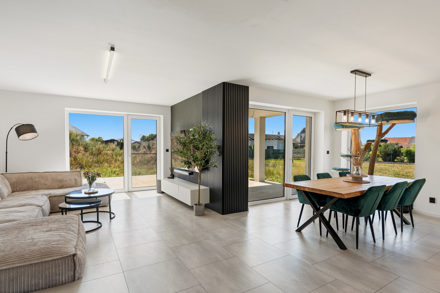 Prodej domu 155 m² s pozemkem 934 m² – fotografie 2