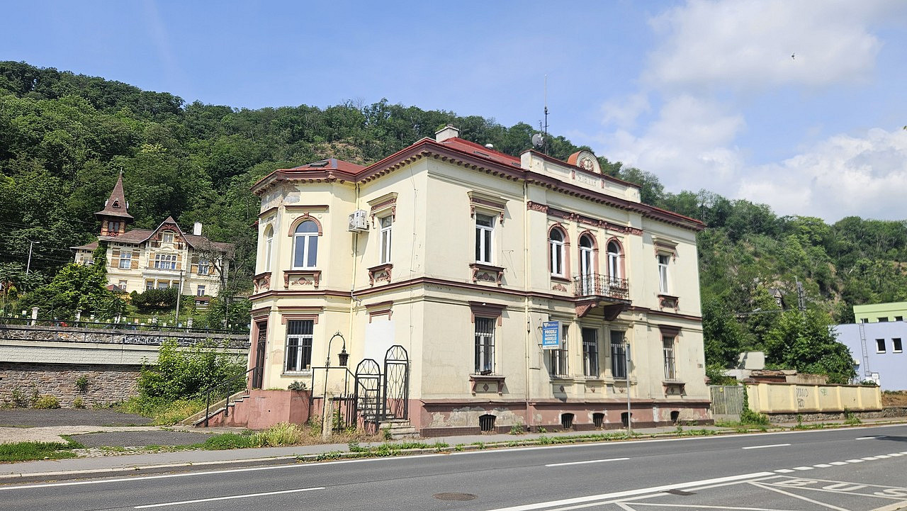 Prodej domu 800 m² s pozemkem 573 m²