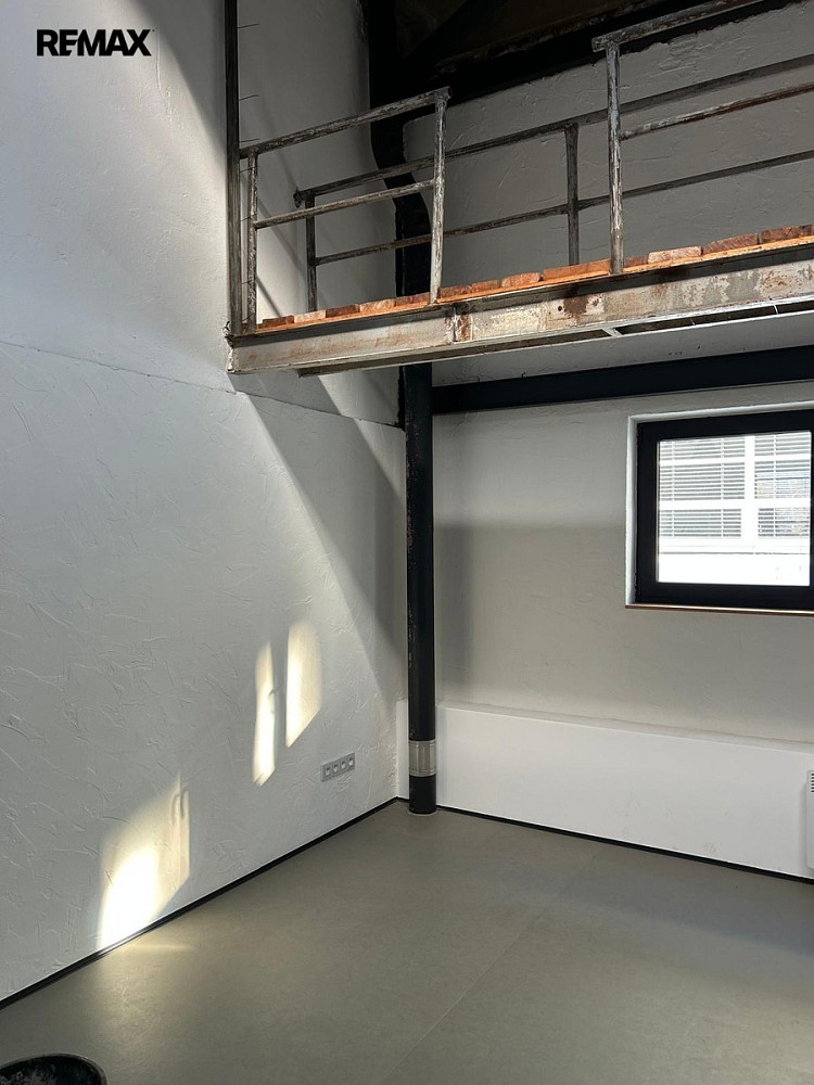 Pronájem kanceláře 38 m² — photo 3