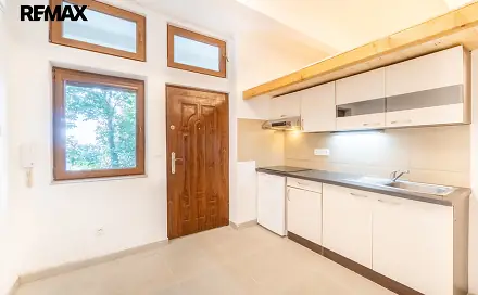 Prodej obchodních prostor 19 m², Mošnova, Praha 5 - Smíchov
