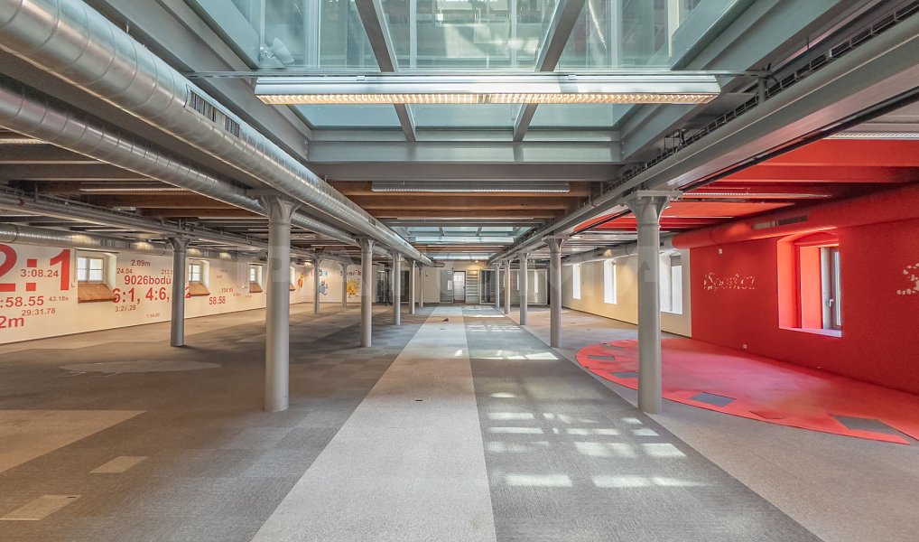 Pronájem kanceláře 950 m², Praha – náhled fotky 2