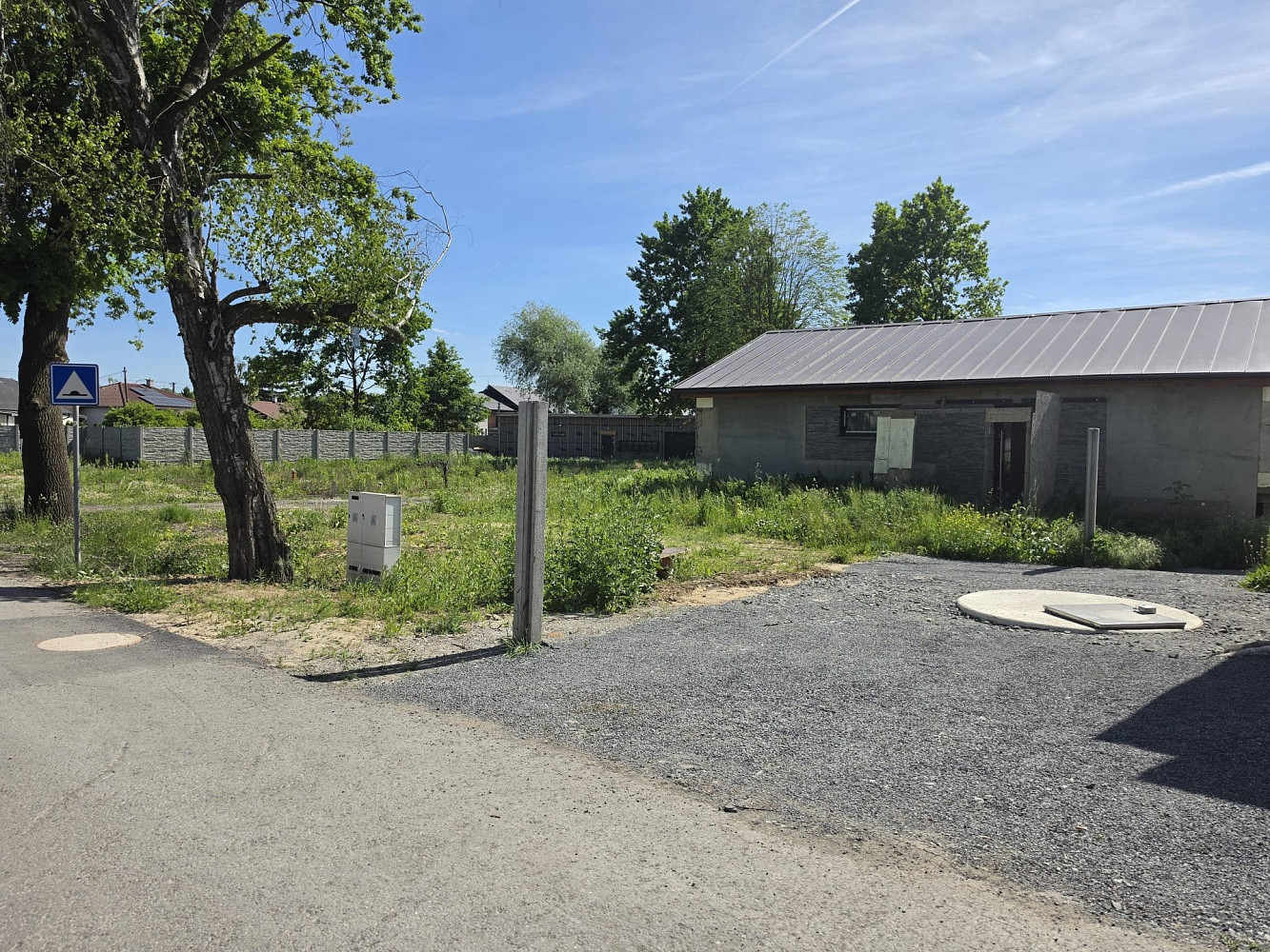 Prodej stavebního pozemku 2 383 m² – pohled 2