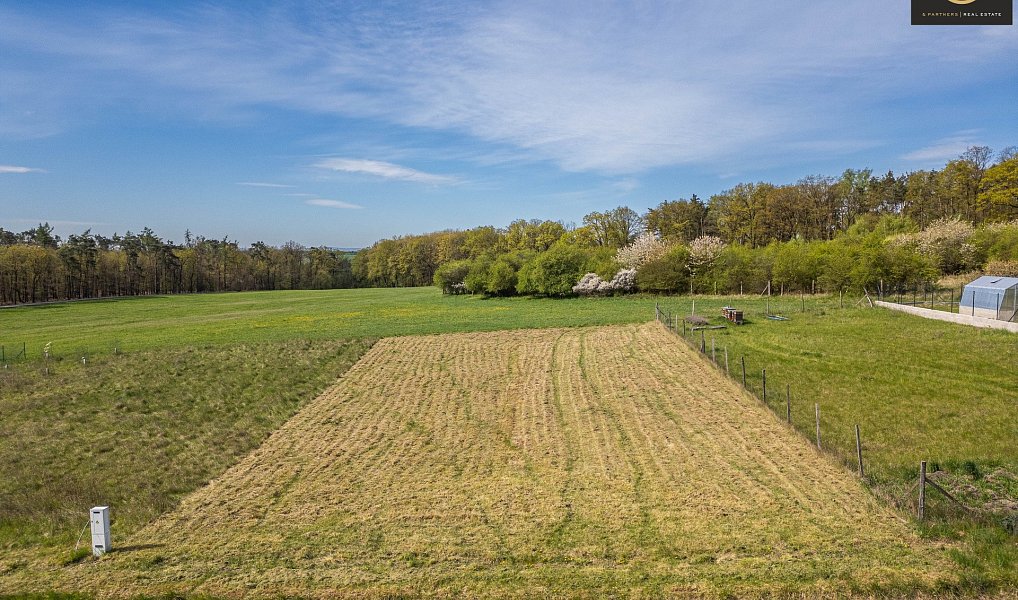 Prodej stavebního pozemku 829 m², Košátky – náhled fotky 6