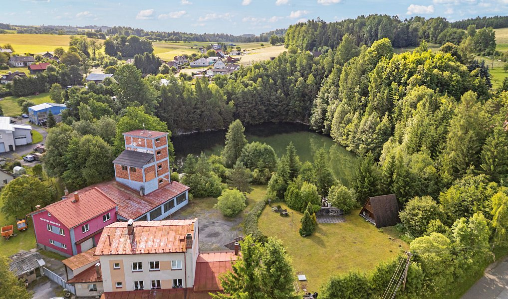 Prodej komerčního objektu (jiného typu) 371 m², Jesenný – náhled fotky 5