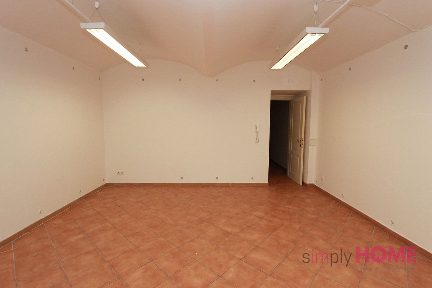 Pronájem kanceláře 43 m² — photo 2