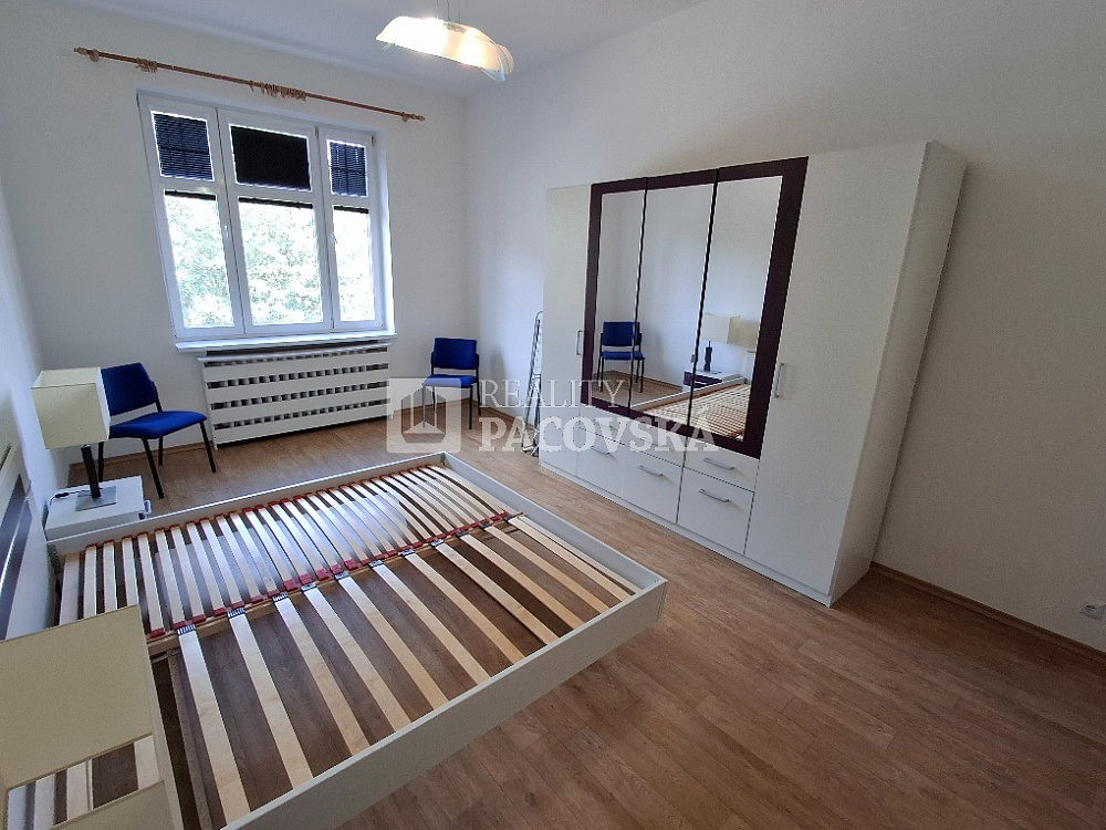 Pronájem bytu 2+1 82 m² – fotografie 3