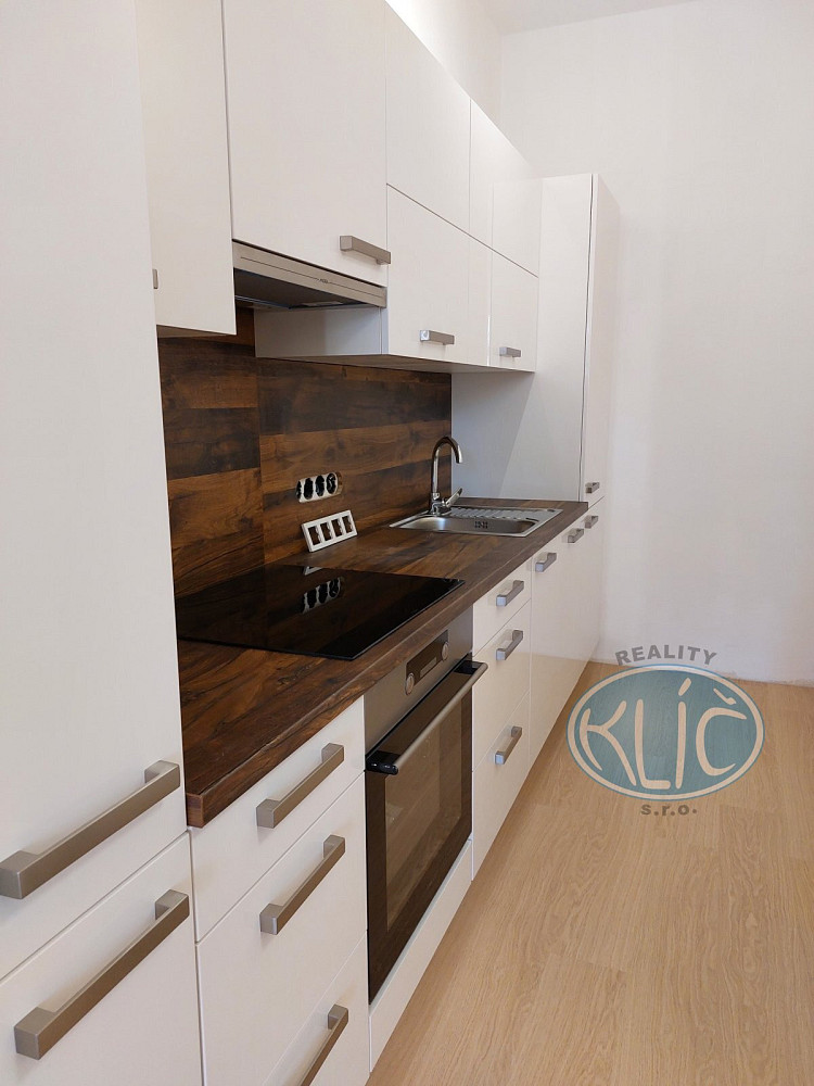 Pronájem bytu 2+kk 55 m² – fotografie 2