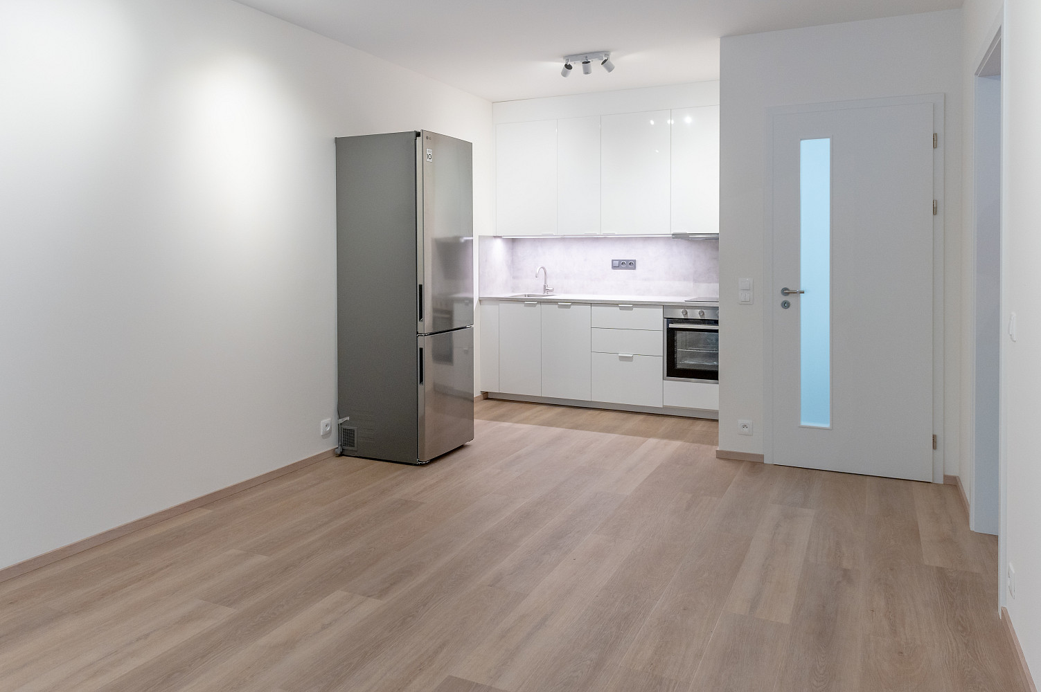 Pronájem kanceláře 53 m² — photo 3