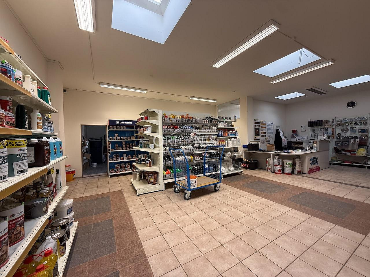 Pronájem obchodních prostor 217 m² — photo 3