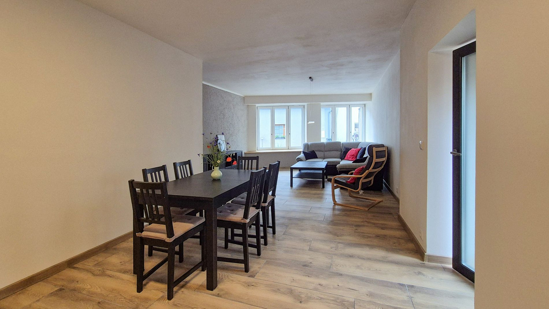 Prodej obchodních prostor 142 m²