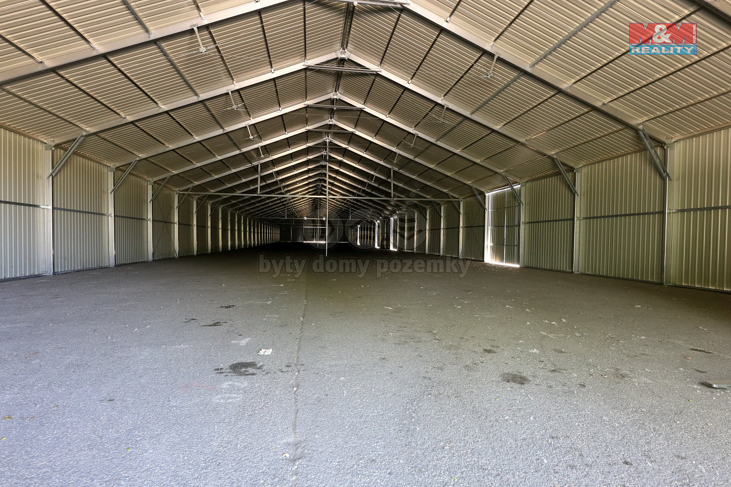 Pronájem skladovacích prostor 2 160 m² – fotografie 2