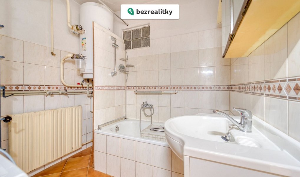 Prodej domu 208 m² s pozemkem 2 330 m², Lesná – náhled fotky 11