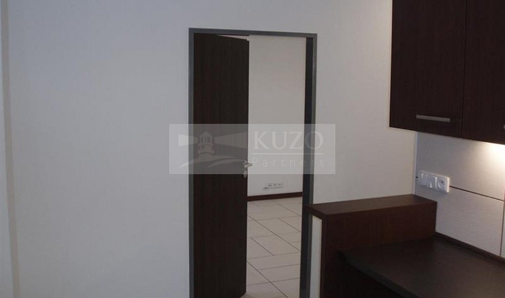 Pronájem bytu 1+1 32 m², Chomutov – náhled fotky 2