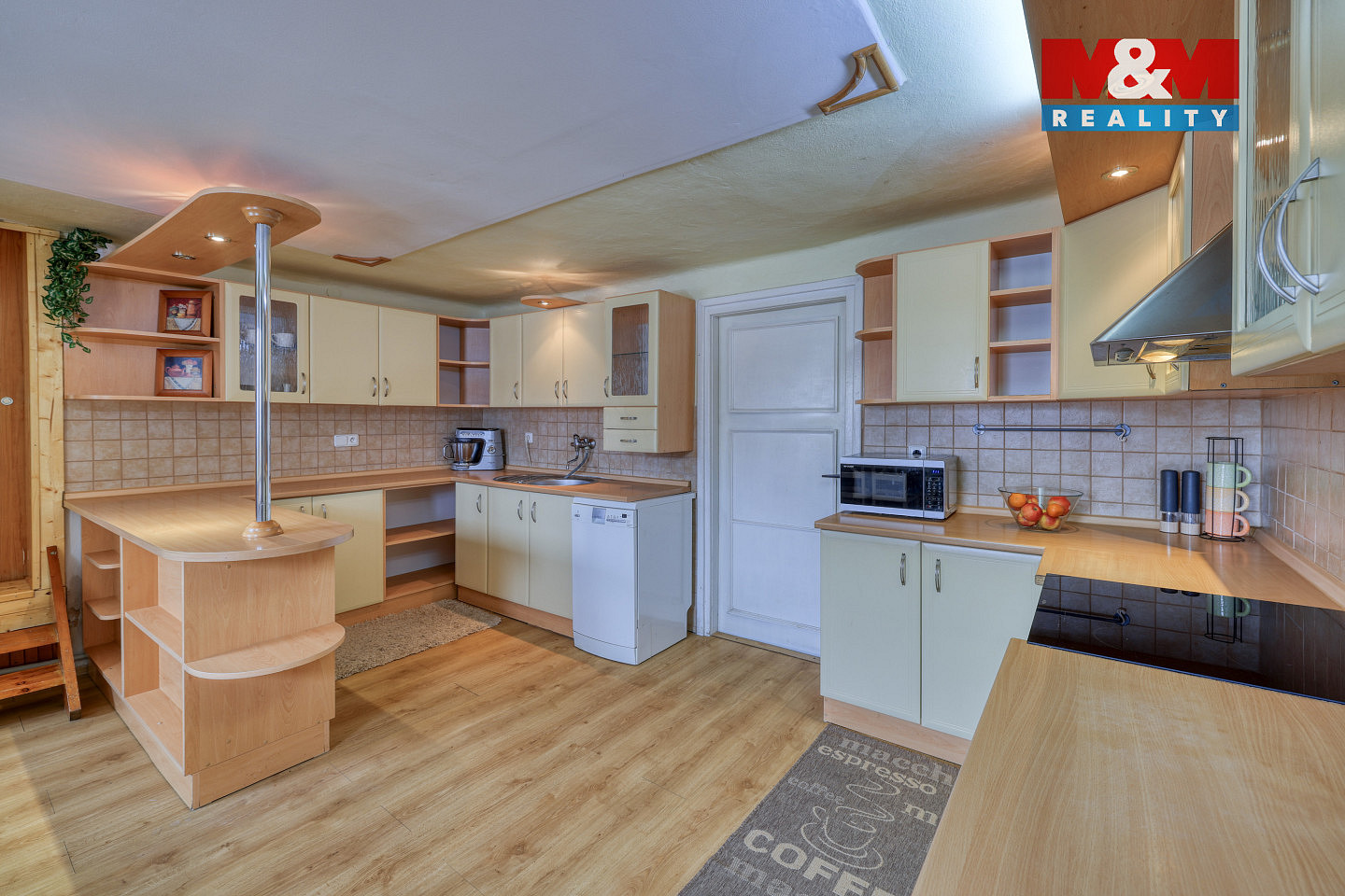 Prodej domu 192 m² s pozemkem 992 m²