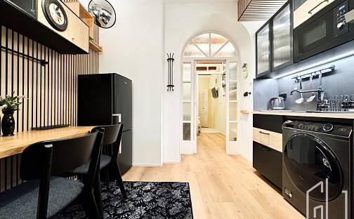 Pronájem bytu 2+kk 35 m², Sokolovská, Praha 8 - Karlín
