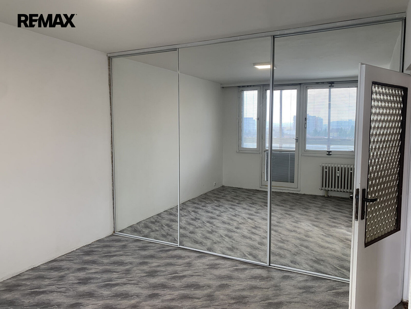 Pronájem bytu 2+kk 32 m² – fotografie 3