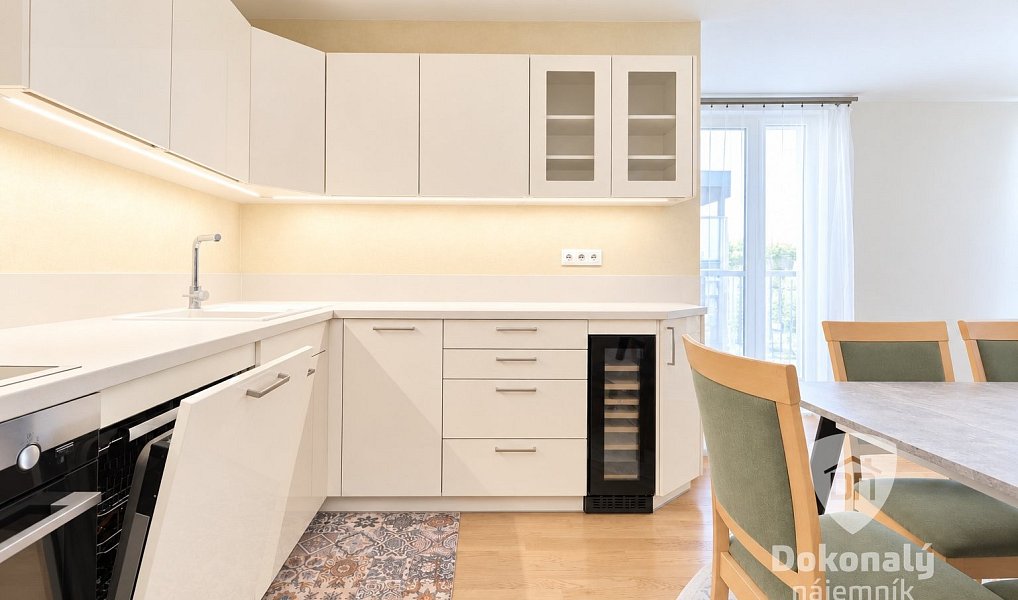Pronájem bytu 4+kk 93 m², Praha – náhled fotky 8