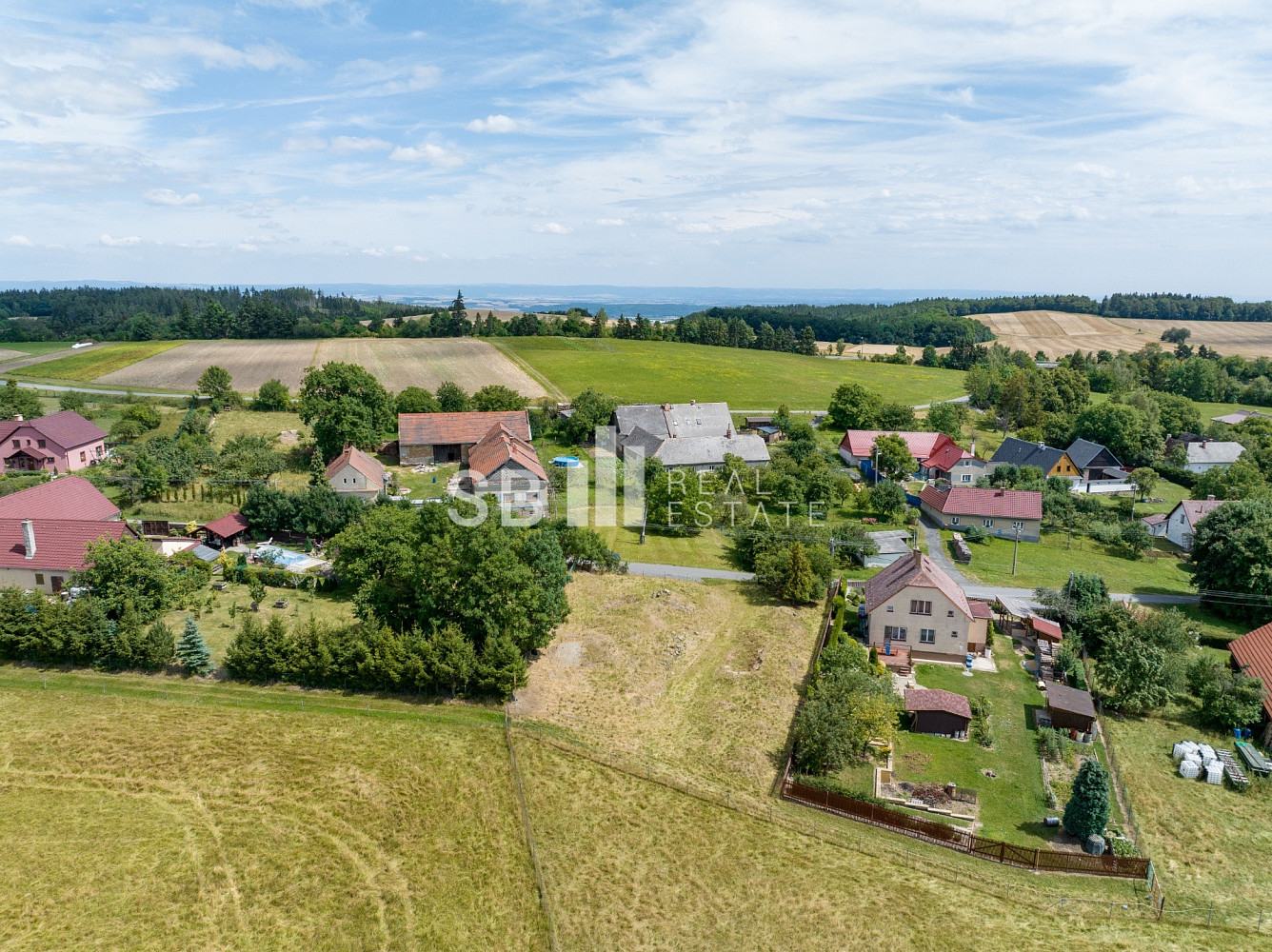 Prodej stavebního pozemku 1 092 m² – další