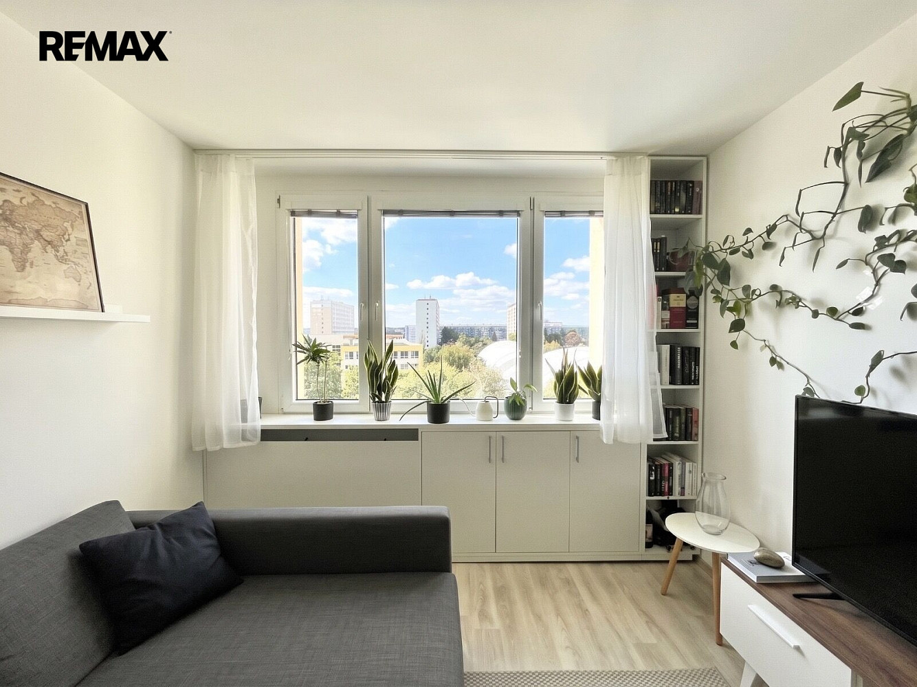 Pronájem bytu 2+kk 45 m² – fotografie 2