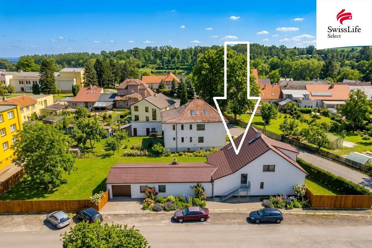 Prodej domu 177 m² s pozemkem 1 052 m² – fotografie 2