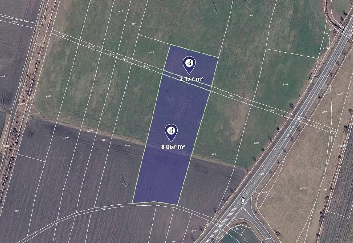 Prodej pole 2 561 m²