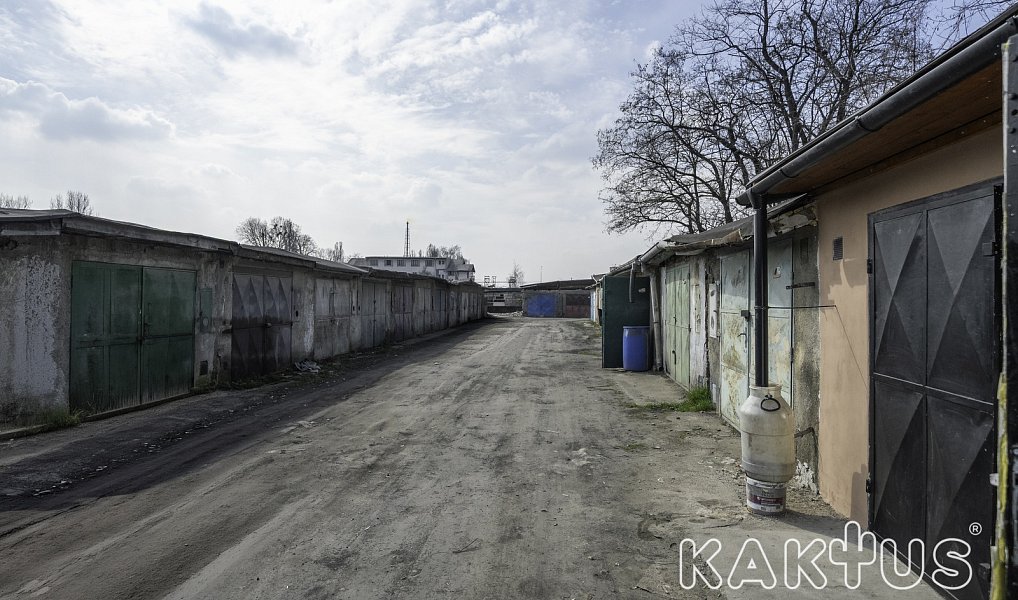 Zrekonstruovaná garáž s elektřinou v žádané lokalitě, Ostrava – náhled fotky 7