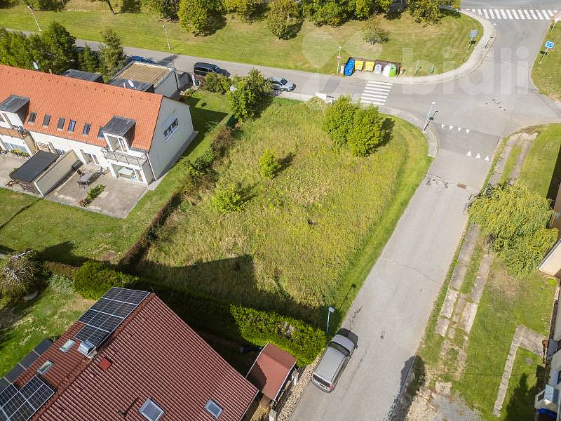 Prodej stavebního pozemku 784 m² – fotografie 3