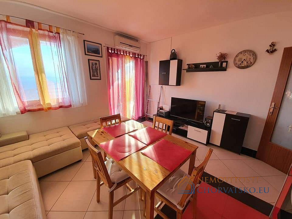 Prodej domu 220 m² s pozemkem 500 m² – pohled 3