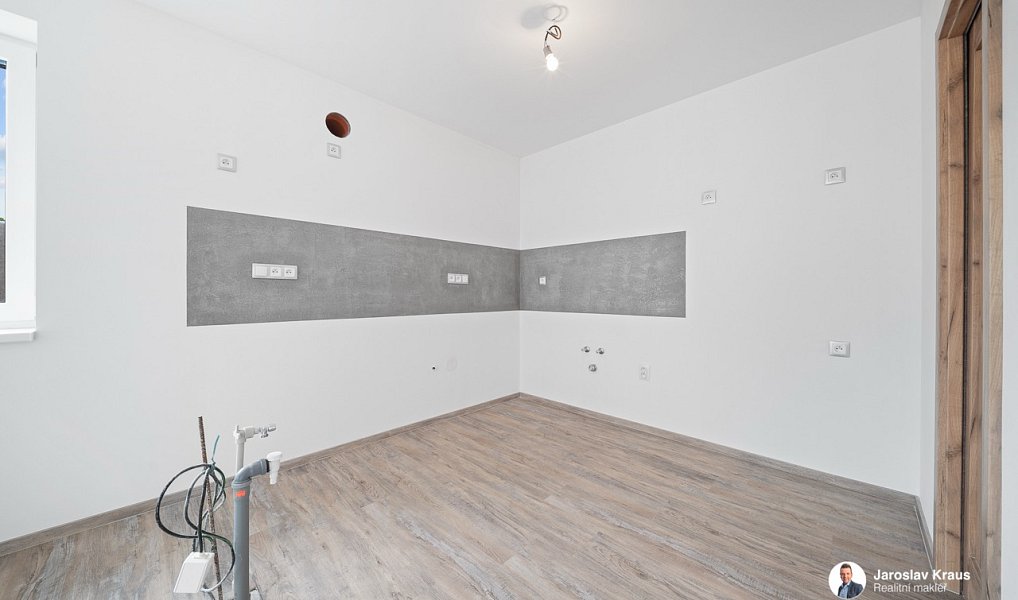Prodej domu 134 m² s pozemkem 148 m², Nová Paka – náhled fotky 16