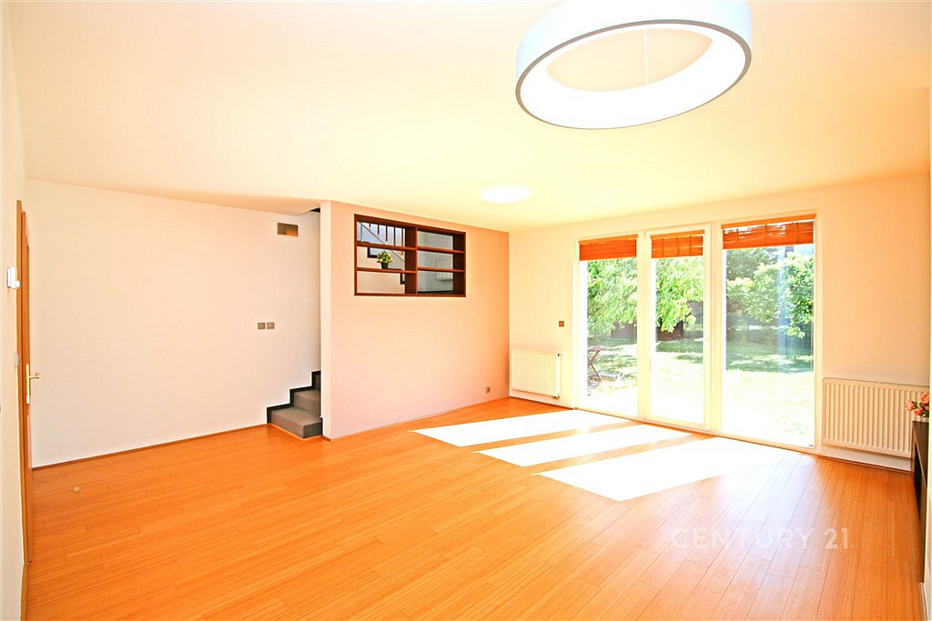 Pronájem domu 143 m² s pozemkem 386 m² — photo 5
