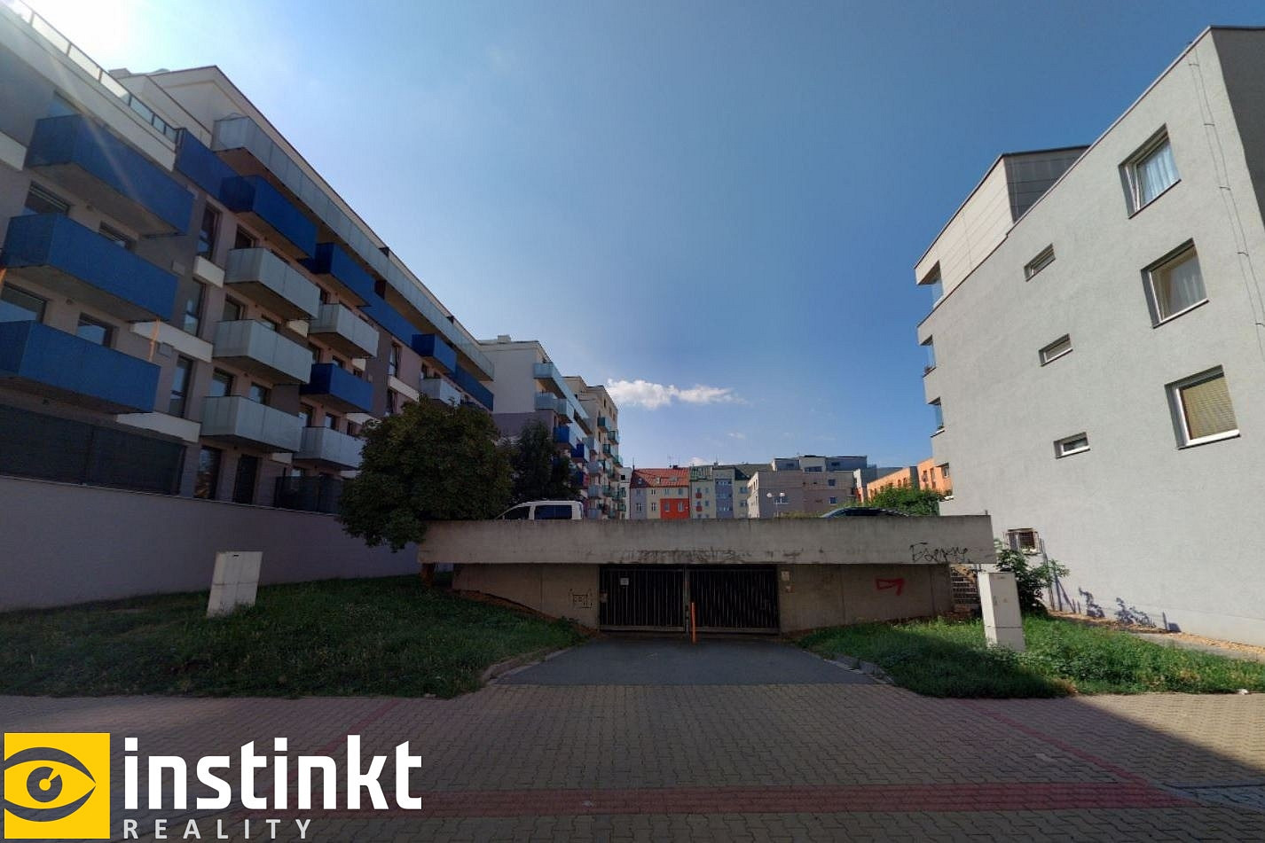 Kryté parkovací stání (20m2), ul. kollárova, plzeň centrum — photo 3